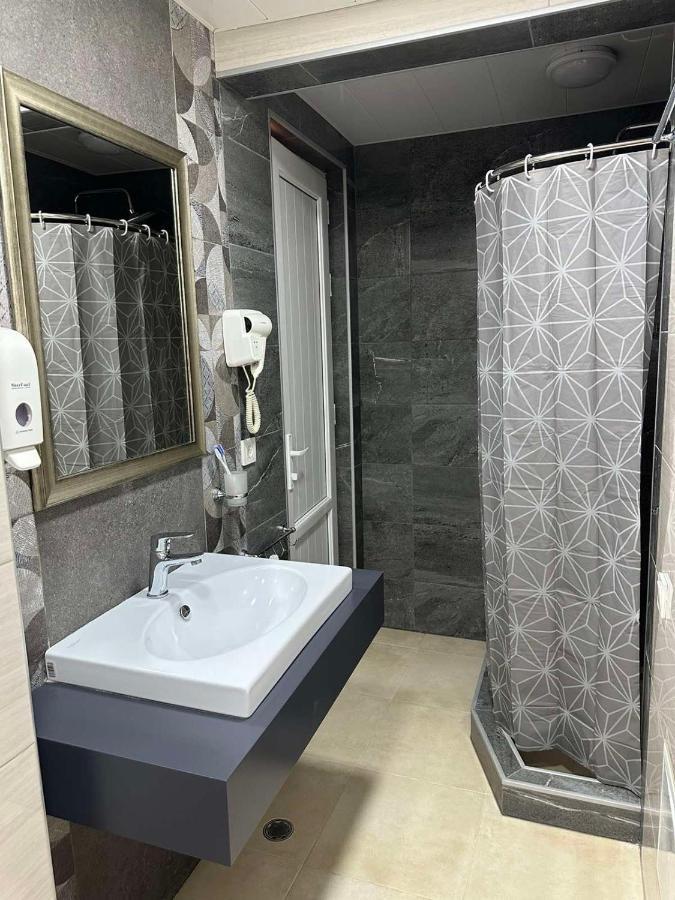 R&R Hotel يريفان المظهر الخارجي الصورة