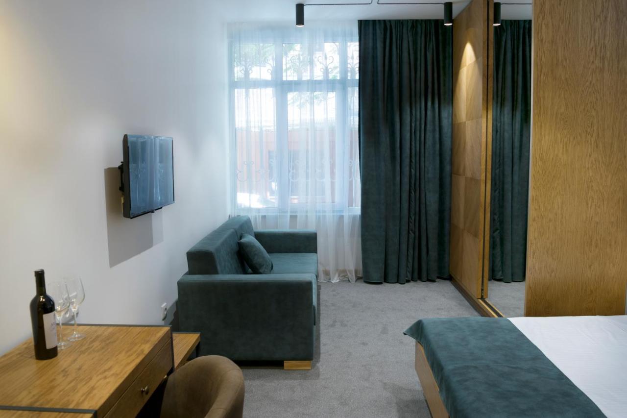 R&R Hotel يريفان المظهر الخارجي الصورة